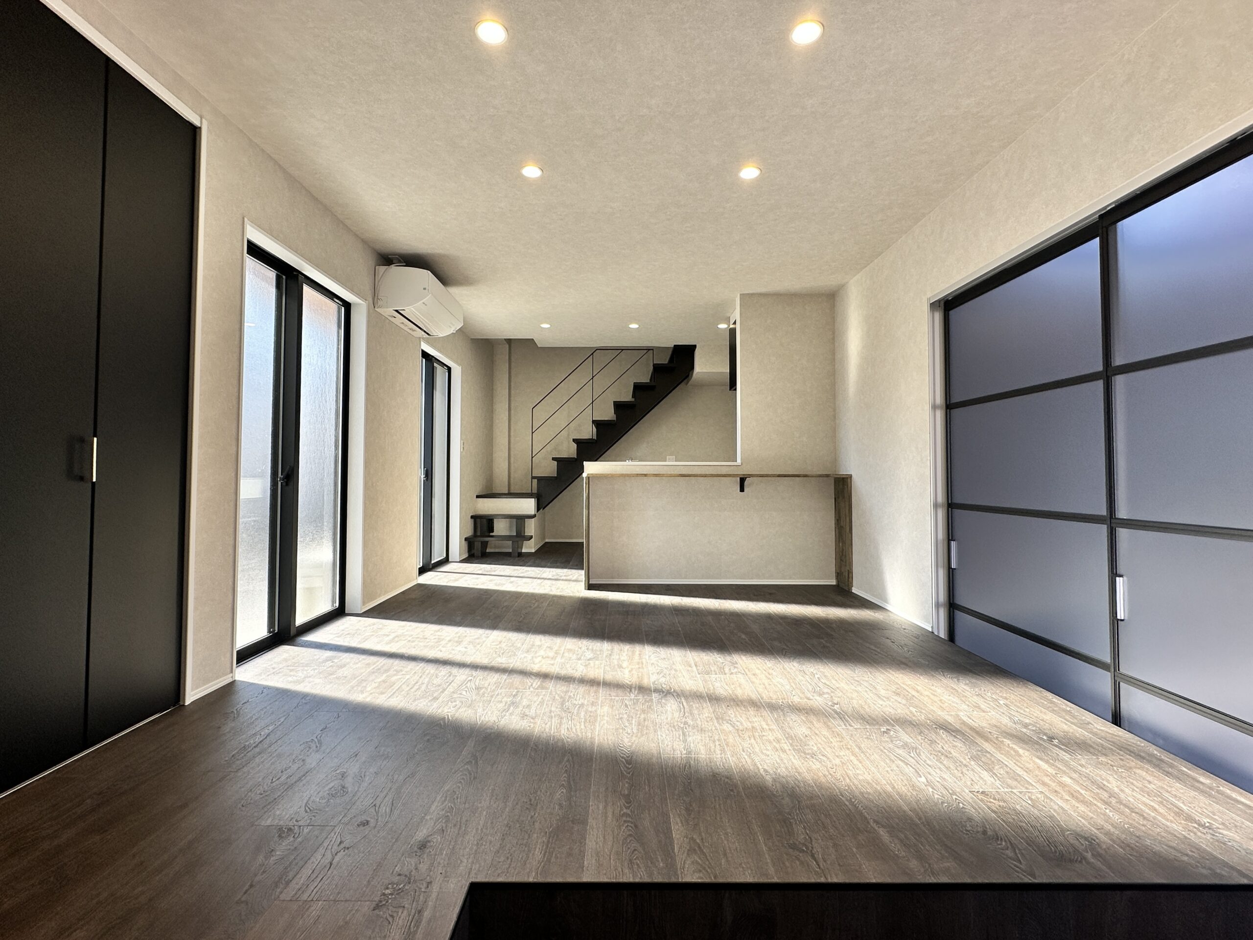 20251206_004922772_iOS