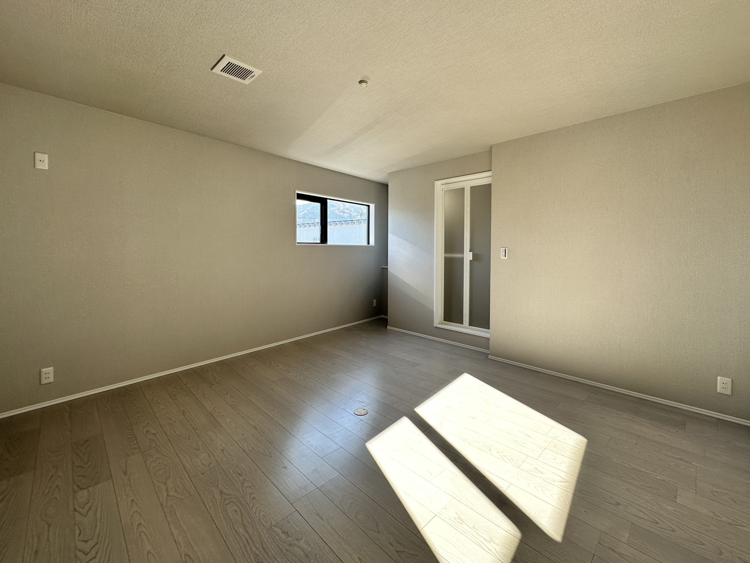 20251206_005822650_iOS