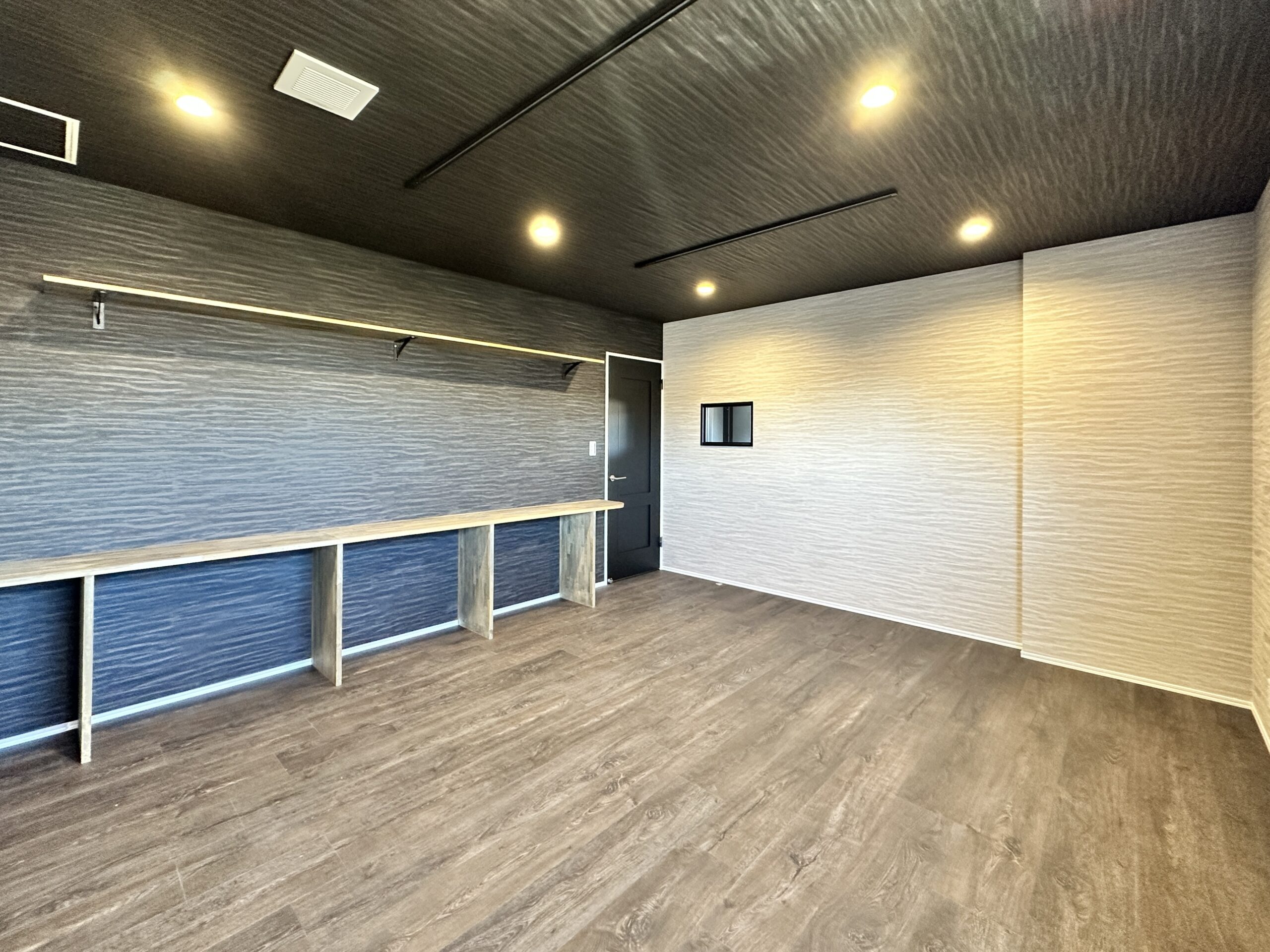 20251206_005942977_iOS